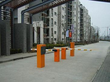 管理小區(qū)車輛各種自動道閘圖片