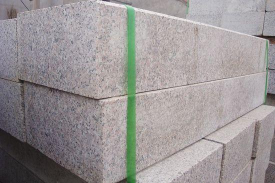 供應(yīng)用于廣場花崗巖的山西黑石材，火燒板路沿石花崗巖