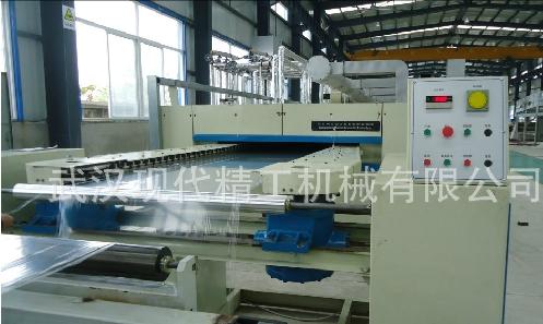 供應(yīng)PE中空板生產(chǎn)線，PE中空板機(jī)械，PE中空板設(shè)備 !