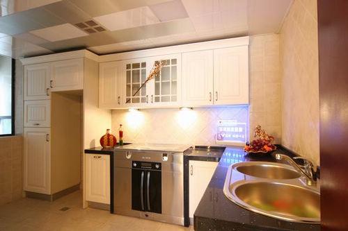 美大集成灶獨家創(chuàng)造無油煙魔幻廚房圖片