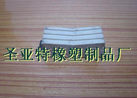 區(qū)域最全膠塊生產(chǎn)商牽引機(jī)圖片