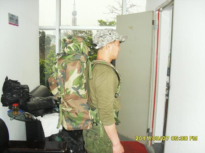 供應鋼架背囊，迷彩大背包，*背囊廠家直銷