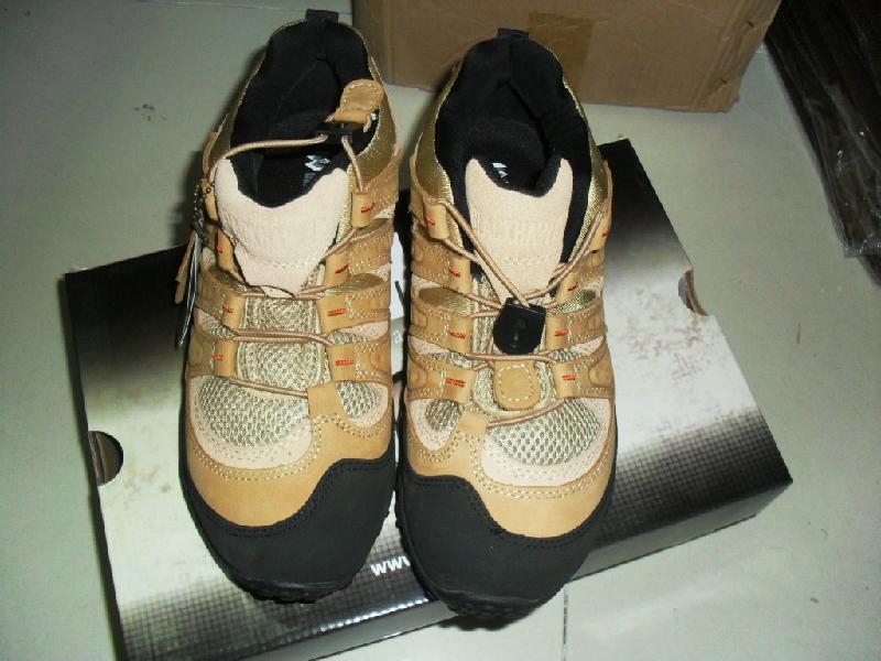 供應(yīng)黑鷹登山鞋有現(xiàn)貨