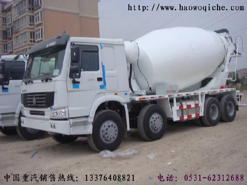 供應(yīng)豪沃攪拌車圖片