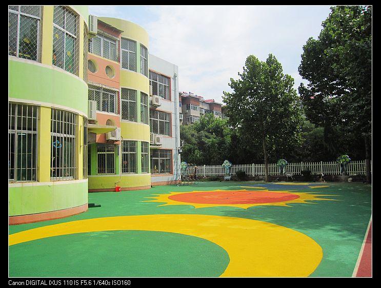 供應(yīng)室外EPDM彩色地面價格幼兒園