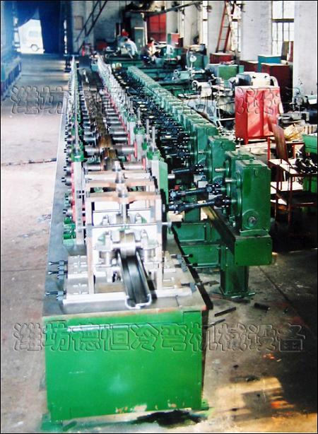 供應(yīng)山東高精度防盜門框型材設(shè)備防盜門框設(shè)備