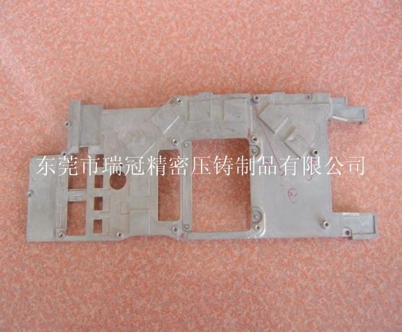 供應(yīng)東莞鋁合金精密壓鑄散熱支架2