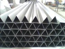 供應(yīng)三面翻鋁型材廠家-13862133070