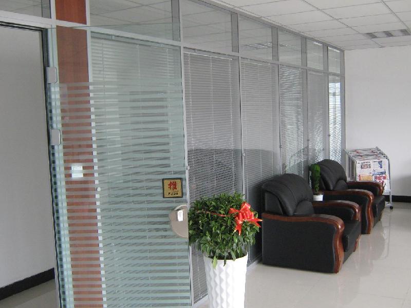 成品雙層玻璃隔斷特點圖片