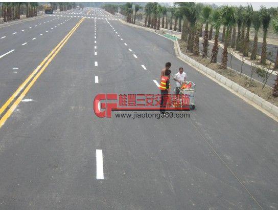 深圳劃線深圳道路劃線深圳熱熔劃線深圳施工冷涂劃線