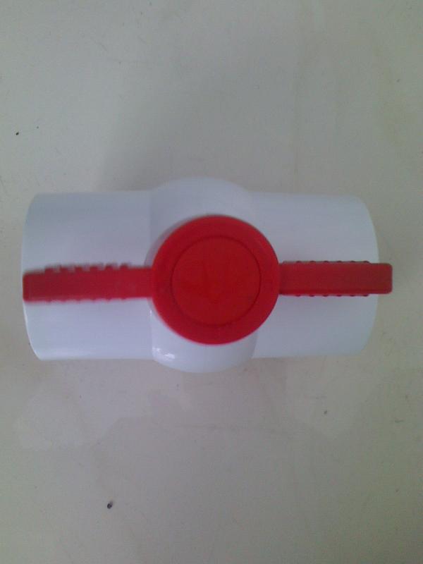 供應(yīng)英標(biāo)pvc兩通塑膠承插口球閥