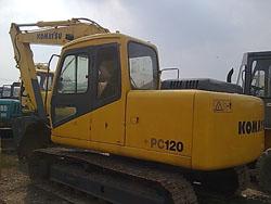 供應(yīng)大量小松120二手挖掘機(jī)