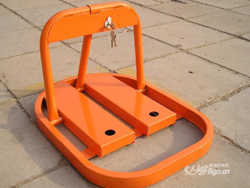 供應(yīng)成都車位鎖/車位鎖價(jià)格/車位鎖批發(fā)/橘黃色的車位鎖