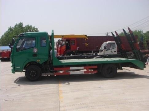 東風(fēng)小型平板運(yùn)輸車大公司批量生產(chǎn)