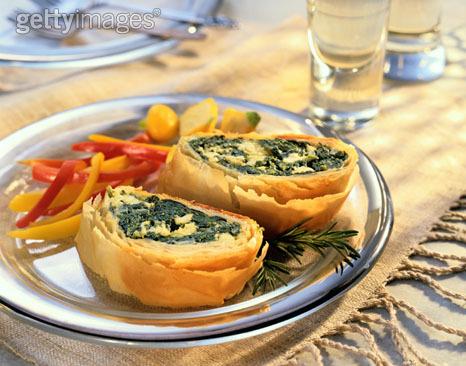 供應(yīng)蛋撻起酥機-酥式月餅機-酥餅機廠家