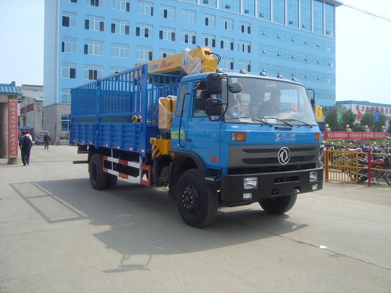 供應東風153隨車吊帶倉欄優(yōu)惠促銷中