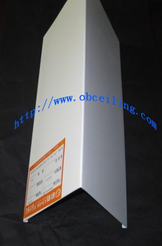 大廣鋁業(yè)專業(yè)生產(chǎn)鋁條扣板