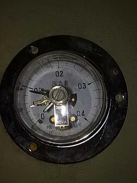 供應(yīng)中頻電爐電接點壓力表