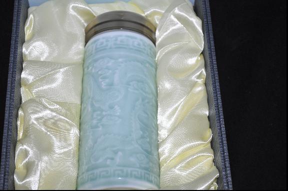 供應2012流行禮品活瓷*雙層保溫水杯