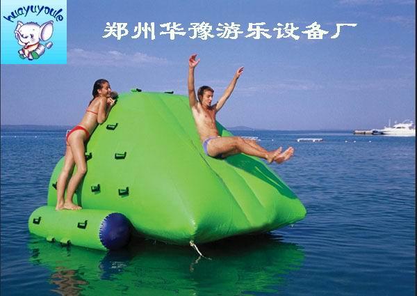 供應(yīng)充氣跳床水上蹦床