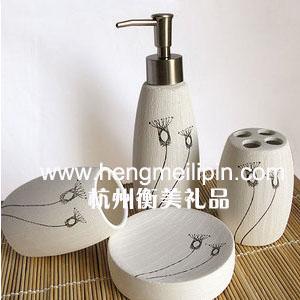 供應(yīng)杭州家居禮品沐浴套裝晾衣架定做員工福利禮品促銷禮品定制定制訂購(gòu)