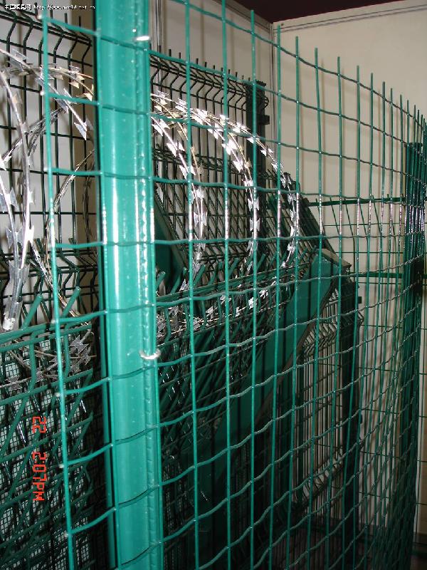 供應(yīng)荷蘭網(wǎng)立柱河北泰通絲網(wǎng)報價 荷蘭網(wǎng)立柱河北泰通波浪網(wǎng)6x6