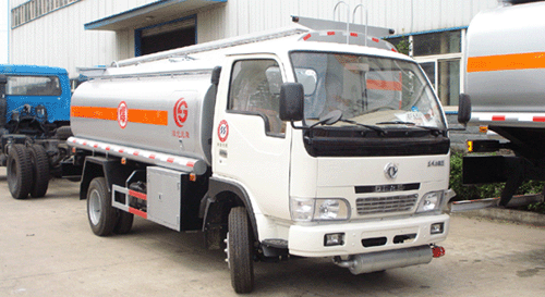 供應(yīng)江淮最小的運(yùn)油車廠家價(jià)格更新圖片