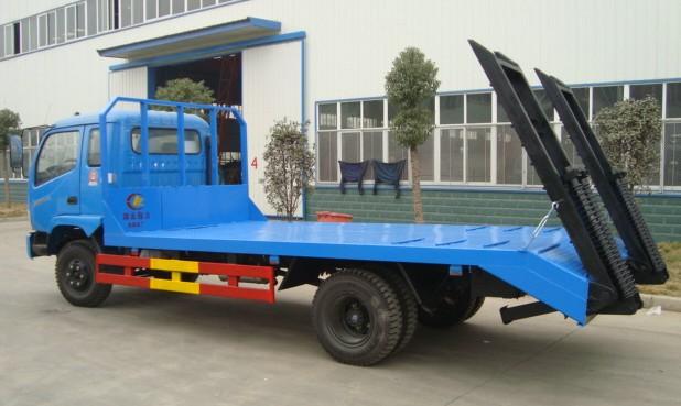 東風(fēng)勁卡小型挖機平板車帶增壓價格圖片