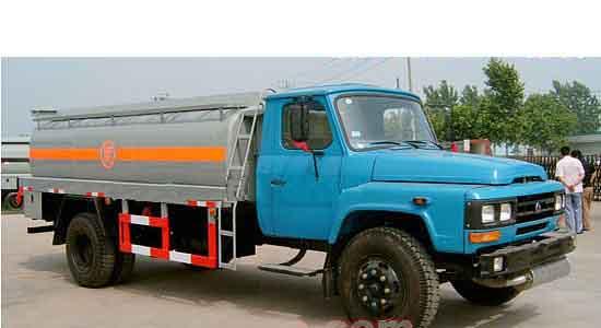 廣東東風(fēng)尖頭運油車生產(chǎn)商價格圖片