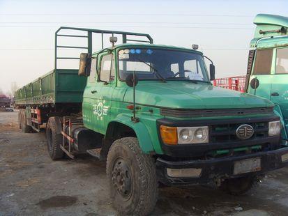 供應(yīng)二手解放尖頭雙驅(qū)牽引車