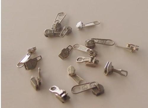 長(zhǎng)年收購(gòu)金屬拉鏈