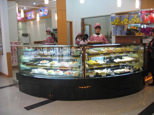 上海保鮮蛋糕柜蛋糕面包展示柜圖片