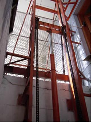 供應(yīng)內(nèi)蒙古導(dǎo)軌鏈條式升降貨梯