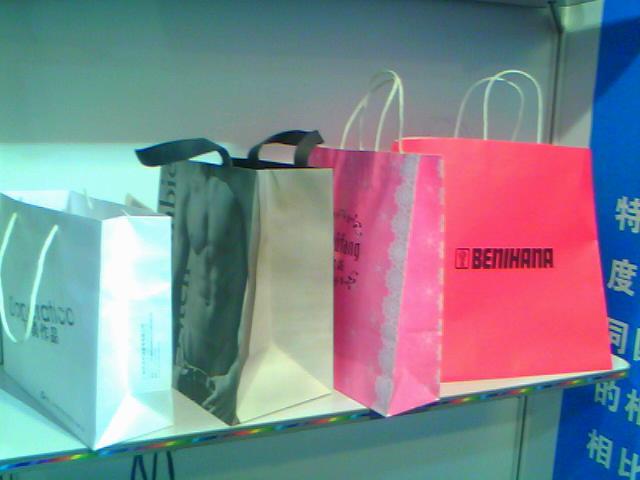 FSC環(huán)保再生190克Q型白牛皮紙圖片