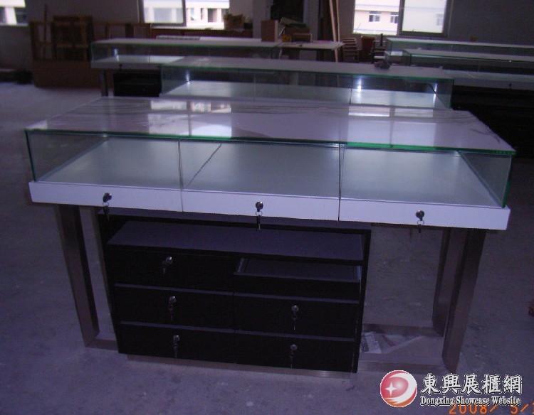 洛陽(yáng)珠寶展示柜價(jià)格；洛陽(yáng)珠寶展示柜廠家直銷；洛陽(yáng)珠寶展示柜定做
