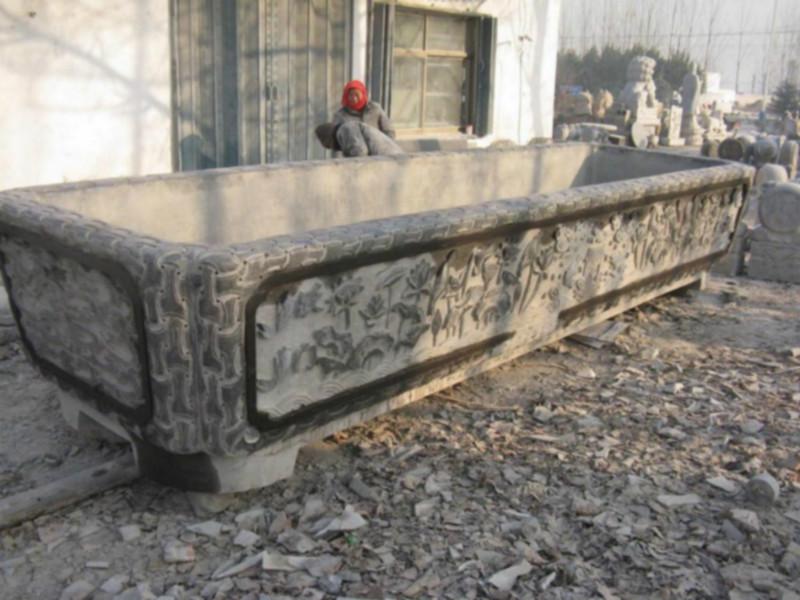 供應(yīng)玉雕魚缸，花缽，玉雕金蟾，玉牛，玉雕魚缸，花缽，玉雕金蟾