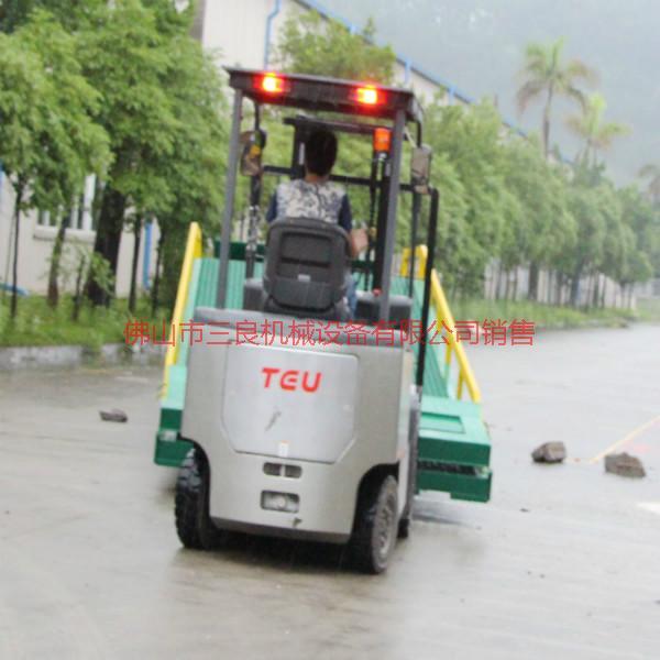 供應*促銷移動式登車橋裝柜登車橋佛山登車橋