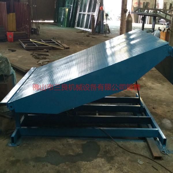 供應(yīng)佛山固定電動(dòng)液壓式登車(chē)橋生產(chǎn)廠家