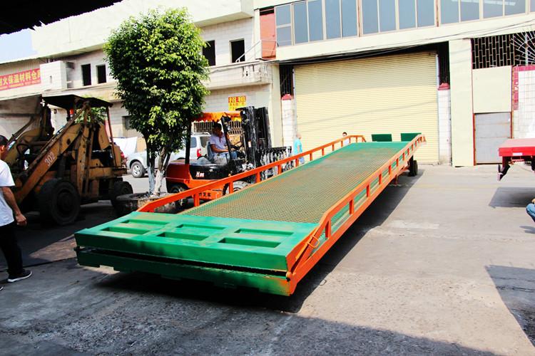 供應(yīng)移動式卸貨平臺集裝箱裝卸平臺