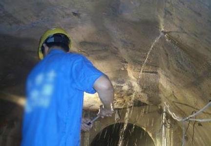 盐城市柳州防空洞渗水维修厂家供应柳州防空洞渗水维修，防空洞堵漏那家好？，防空洞堵漏电话号码