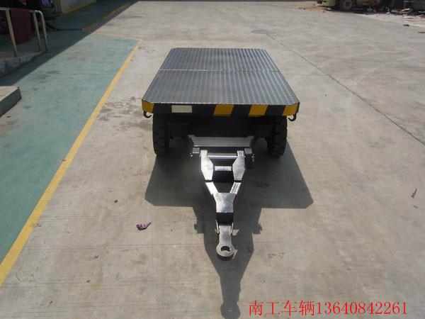 供應(yīng)佛山小型電動(dòng)軌道車