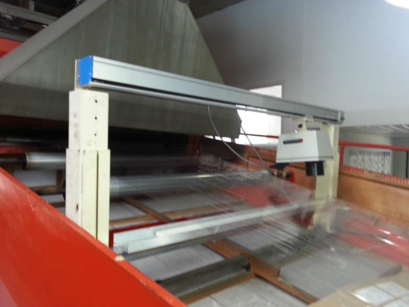 漆膜在線測(cè)厚儀圖片