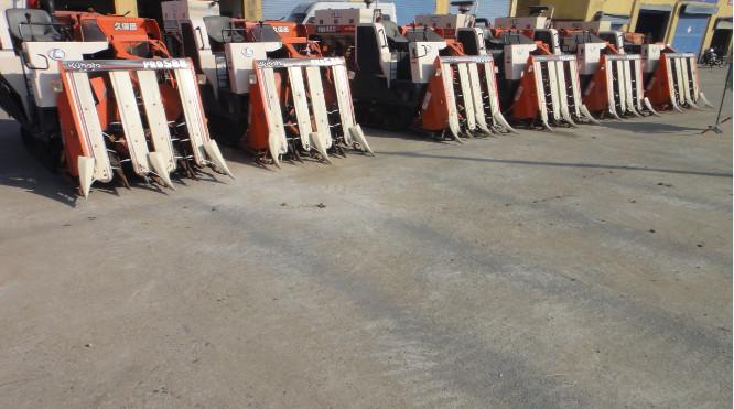 供應(yīng)出售久保田稻麥聯(lián)合收割機(jī)