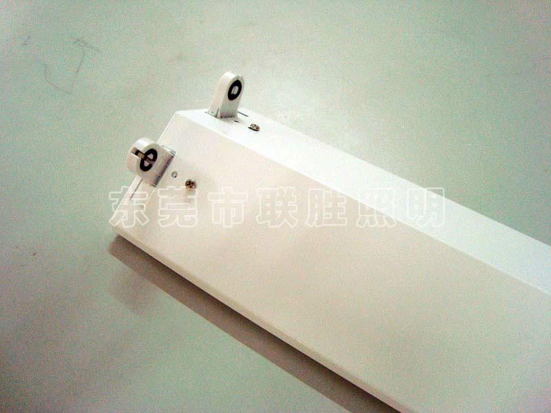 供應(yīng)T8逆富士支架｜LED雙頭支架廠家｜東莞T8三角支架