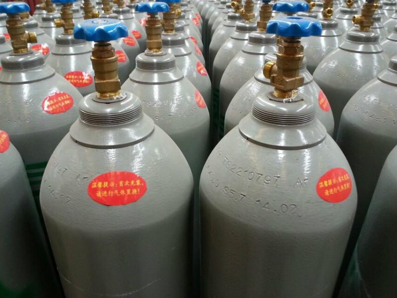 全國哪里生產(chǎn)的40升氮?dú)馄孔詈脠D片