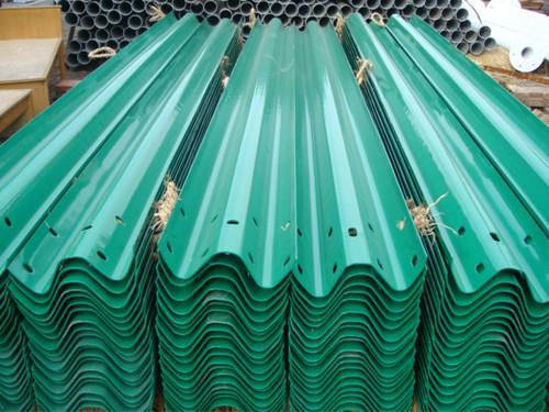 供應(yīng)三波波形護(hù)欄板價(jià)格