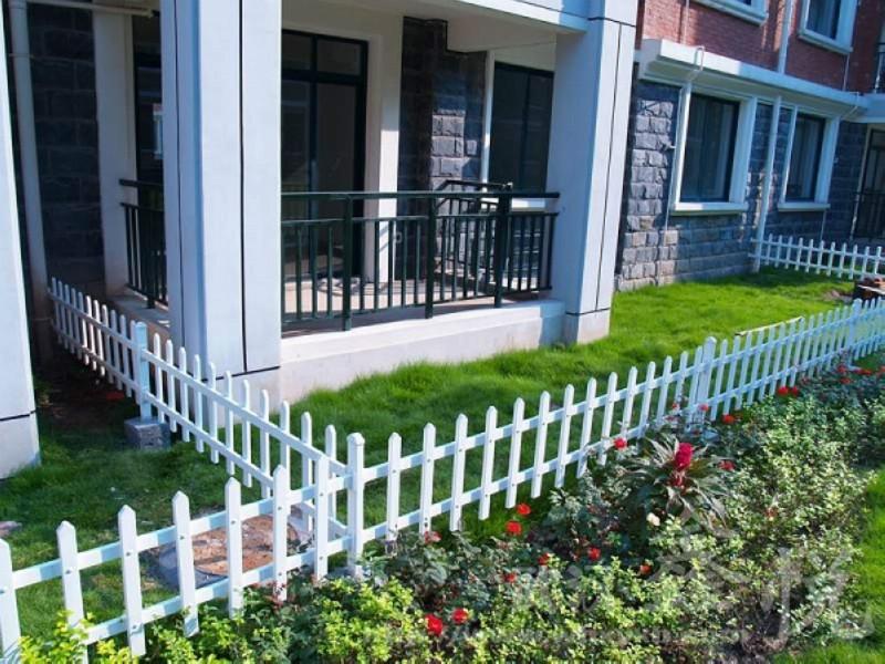 供應(yīng)焦作哪的PVC護(hù)欄便宜