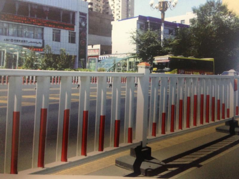 供應(yīng)廠價(jià)優(yōu)質(zhì)護(hù)欄