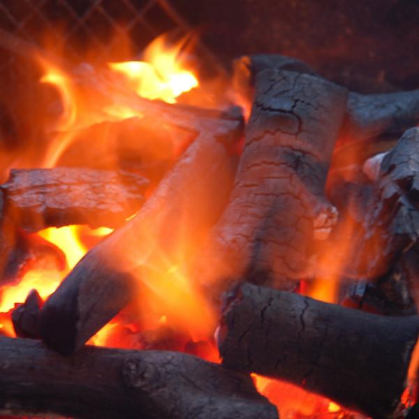 供應(yīng)山區(qū)天然櫟木炭取暖碳