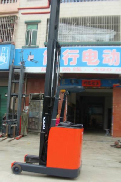 供應(yīng)豐田6米前移式叉車